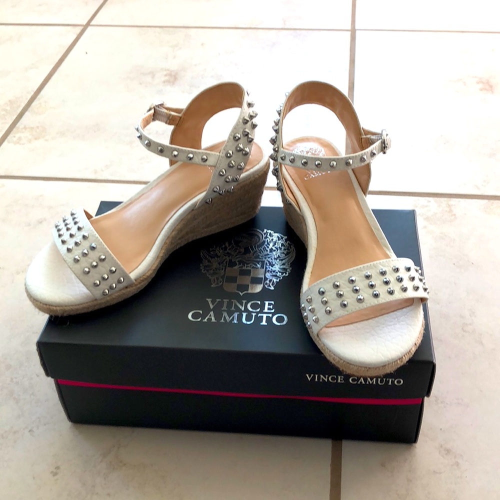 Girls size 3 Vince Camuto wedges